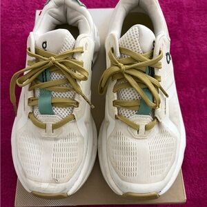 On Women's White and Green Sneakers